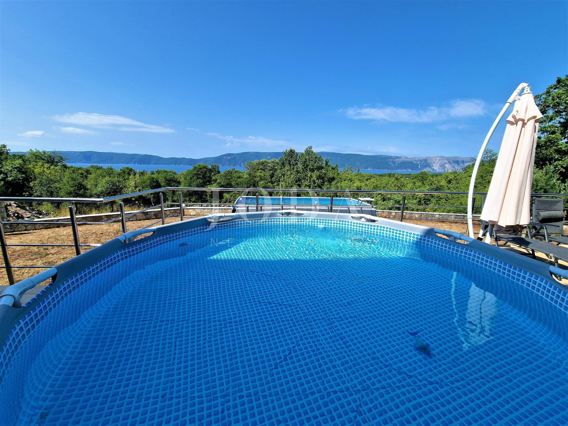 Ground floor apartment with sea view