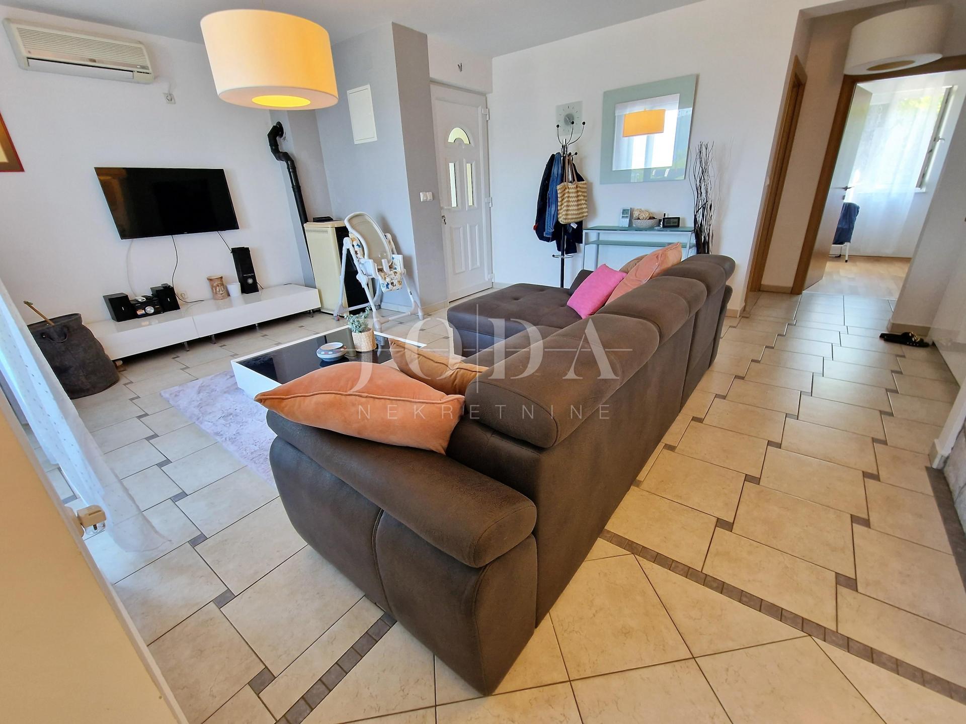 Ground floor apartment with sea view