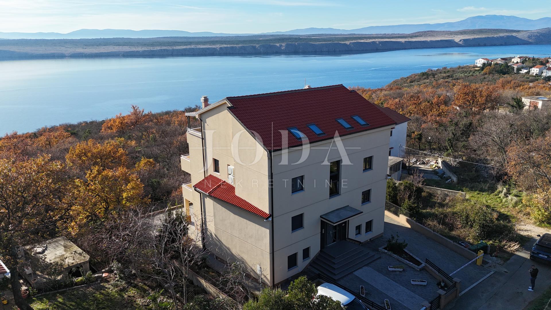 Moderne Maisonette-Wohnung mit zwei Terrassen und offenem Blick auf die Kvarner Bucht