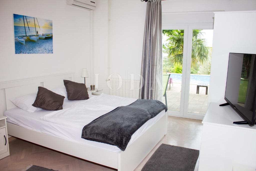 Exclusive Property in Crikvenica: 602 m², Pool, 8 Apartments, 250 m from the Sea