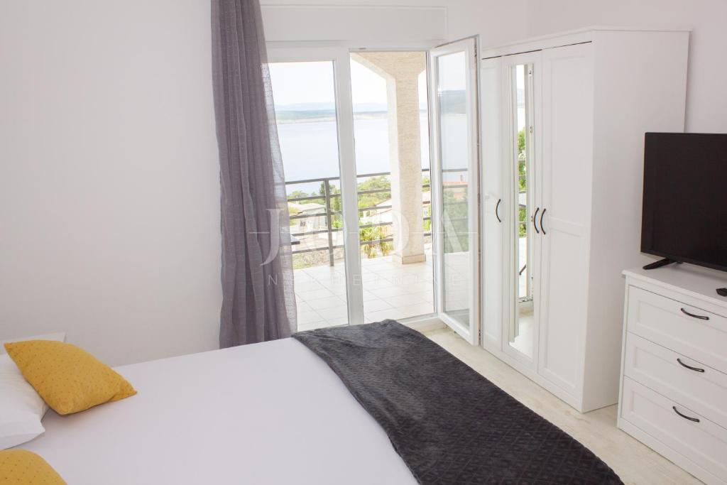 Exclusive Property in Crikvenica: 602 m², Pool, 8 Apartments, 250 m from the Sea