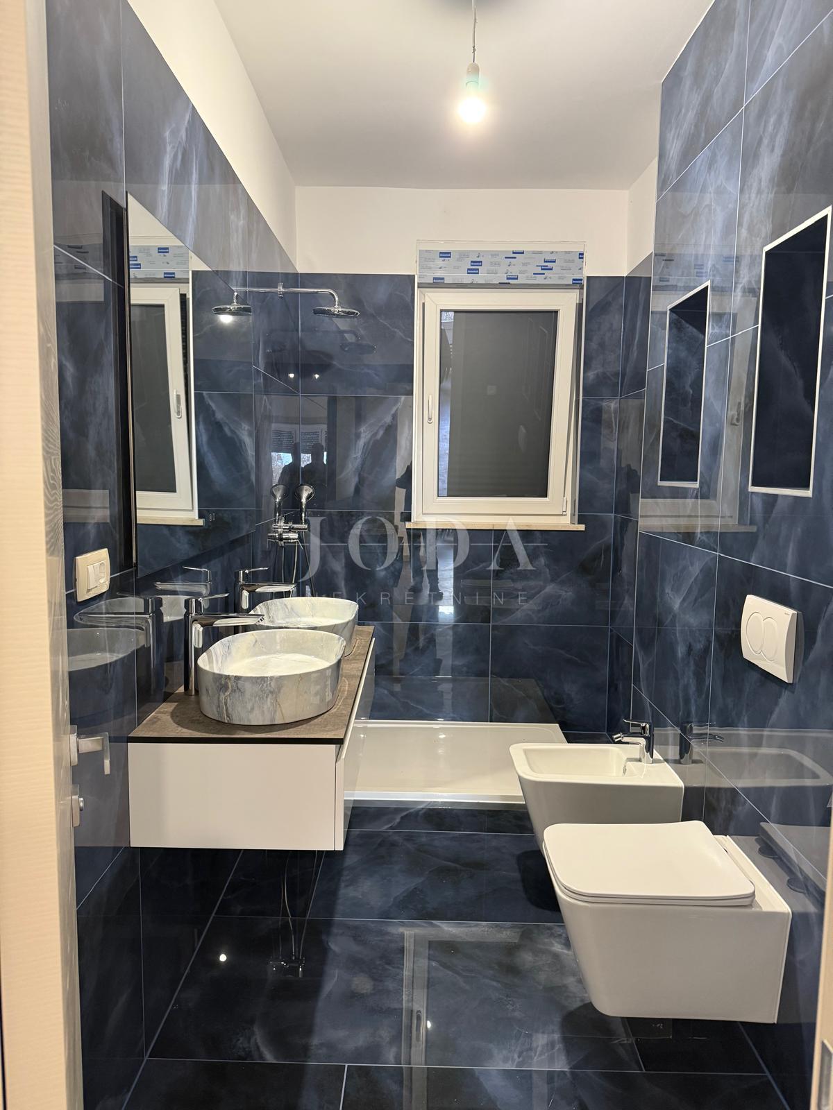 Čavle - Prostrani penthouse u novogradnji