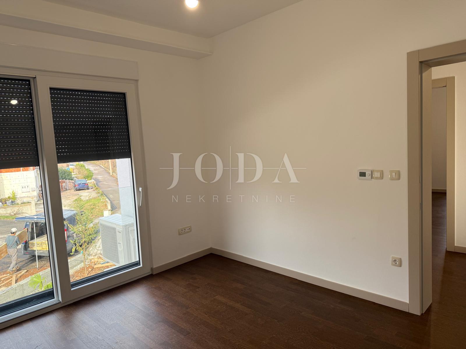 Čavle - Prostrani penthouse u novogradnji