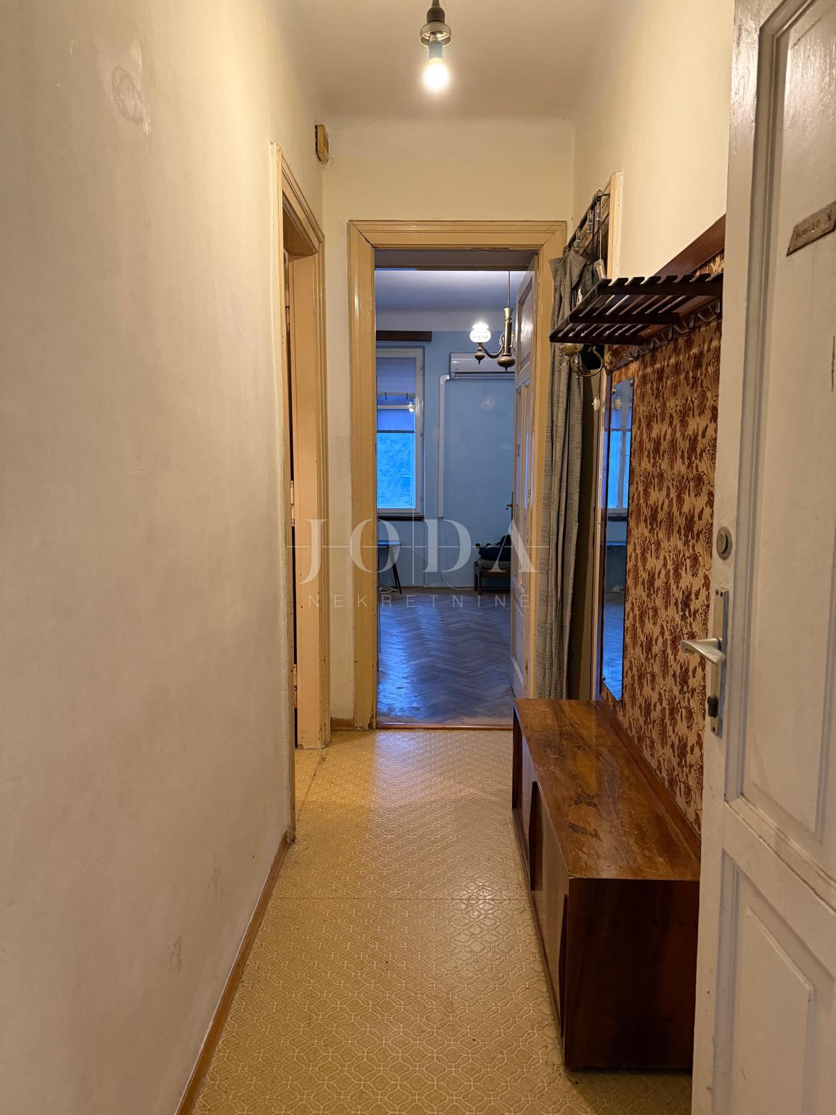 Rijeka - širi centar - stan s potencijalom, odlična lokacija