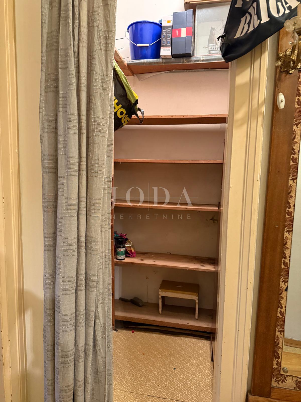 Rijeka - širi centar - stan s potencijalom, odlična lokacija