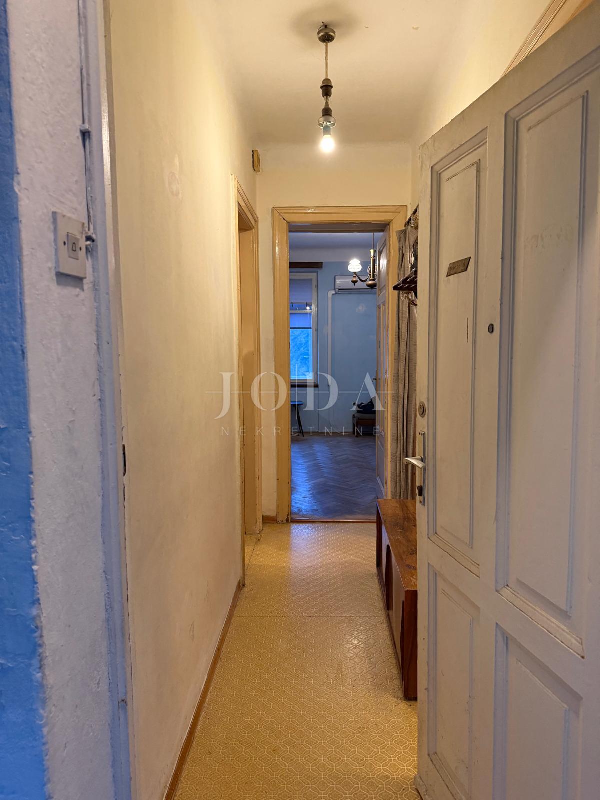 Rijeka - širi centar - stan s potencijalom, odlična lokacija