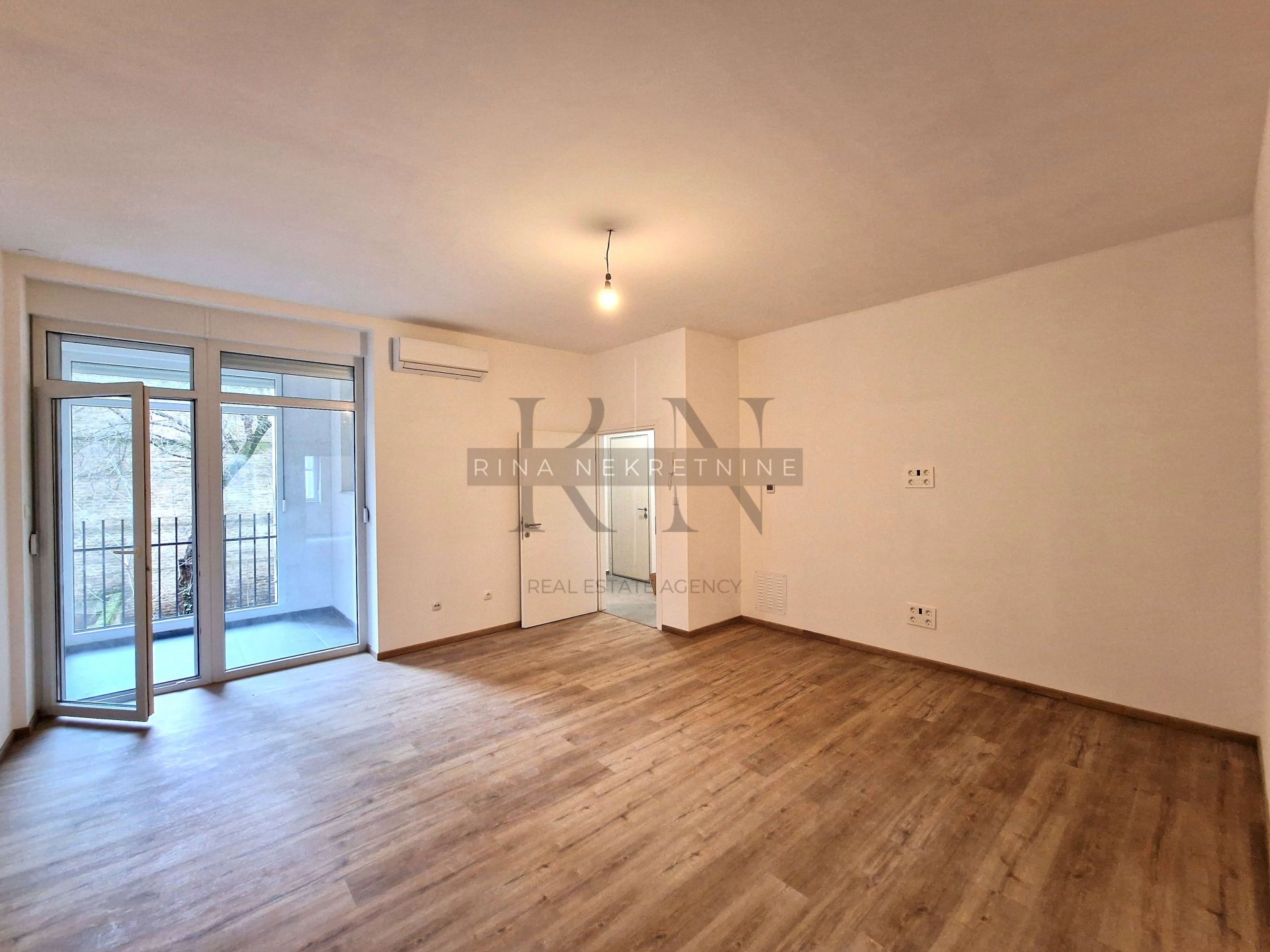 Flat Centar, Gornji Grad - Medveščak, Brešćenskog, 86,17m2