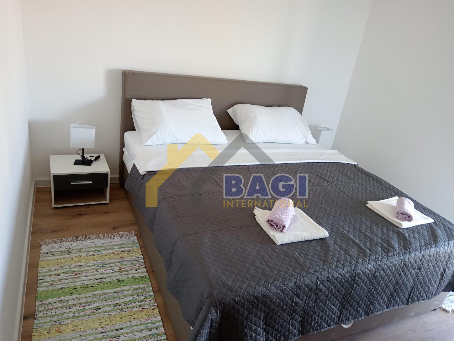 Stan okolica Pule 85m2-dva parkirna mjesta-zajednički vrt