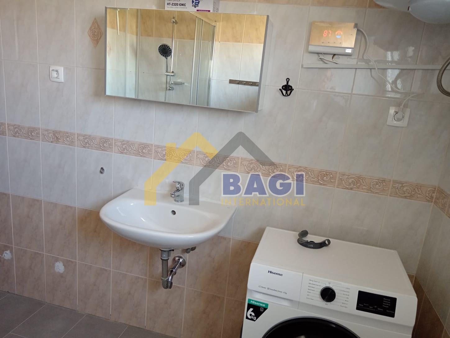 Stan okolica Pule 85m2-dva parkirna mjesta-zajednički vrt