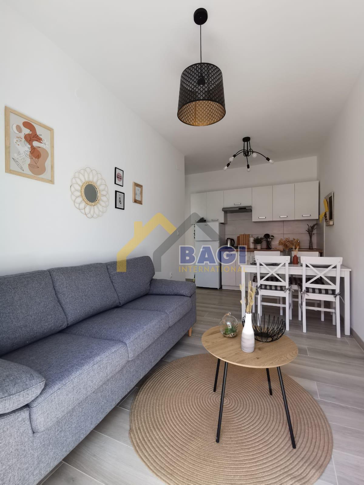 PULA ZWEI-ZIMMER-WOHNUNG 53m2 UND 50m2 GARTEN