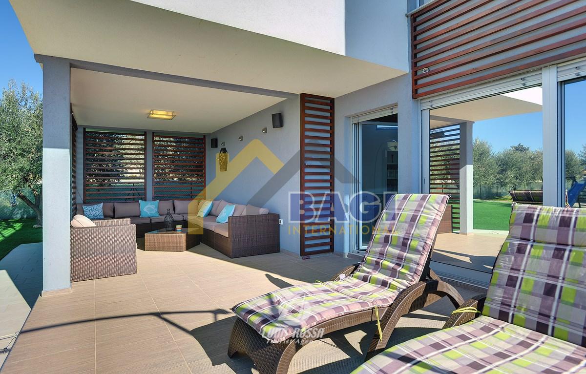 VODNJAN- prekrasna vila s maslinikom