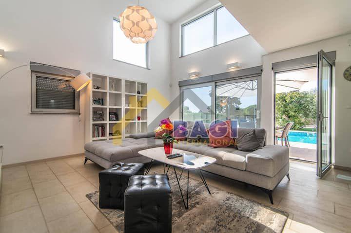 VODNJAN- prekrasna vila s maslinikom