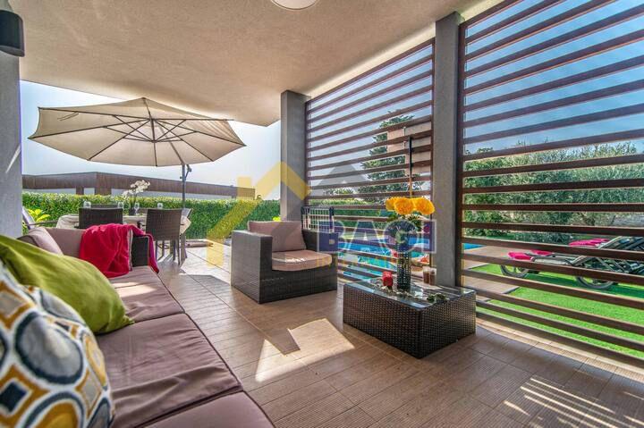 VODNJAN- prekrasna vila s maslinikom