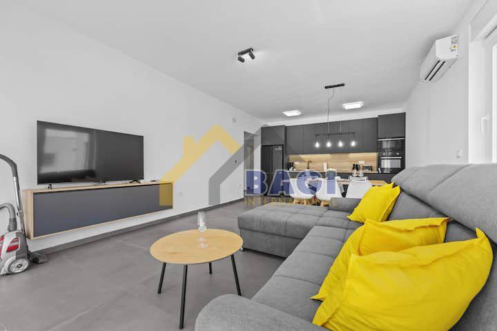 Svetvinčenat, Štokovci - modern villa