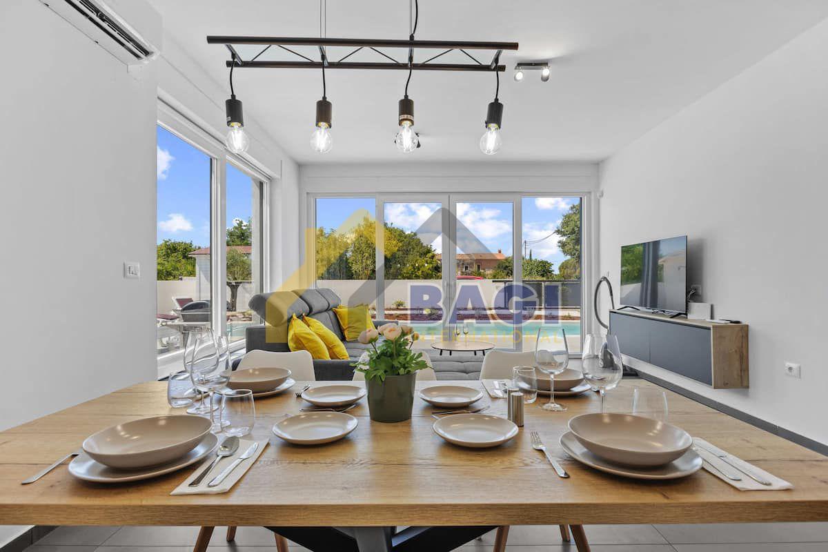 Svetvinčenat, Štokovci - modern villa