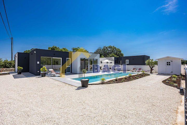 Svetvinčenat, Štokovci - modern villa