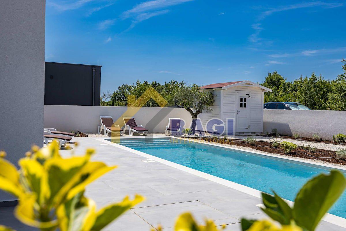 Svetvinčenat, Štokovci - modern villa