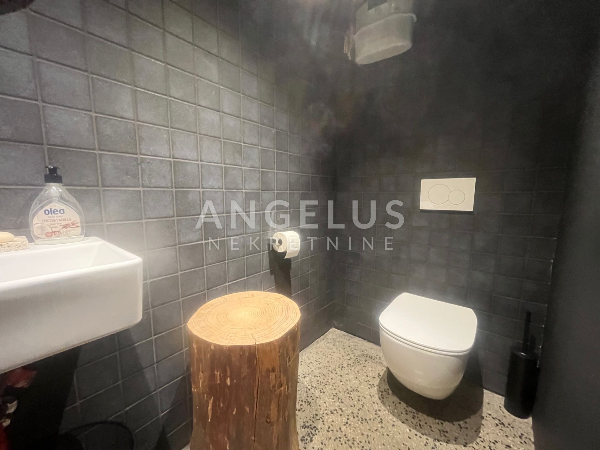 Zagreb, centar-lokal za prodaju, 40 m2