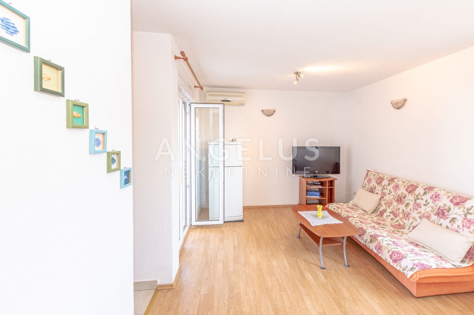 Trogir, Čiovo Okrug - one bedroom apartment near the sea FOR SALE