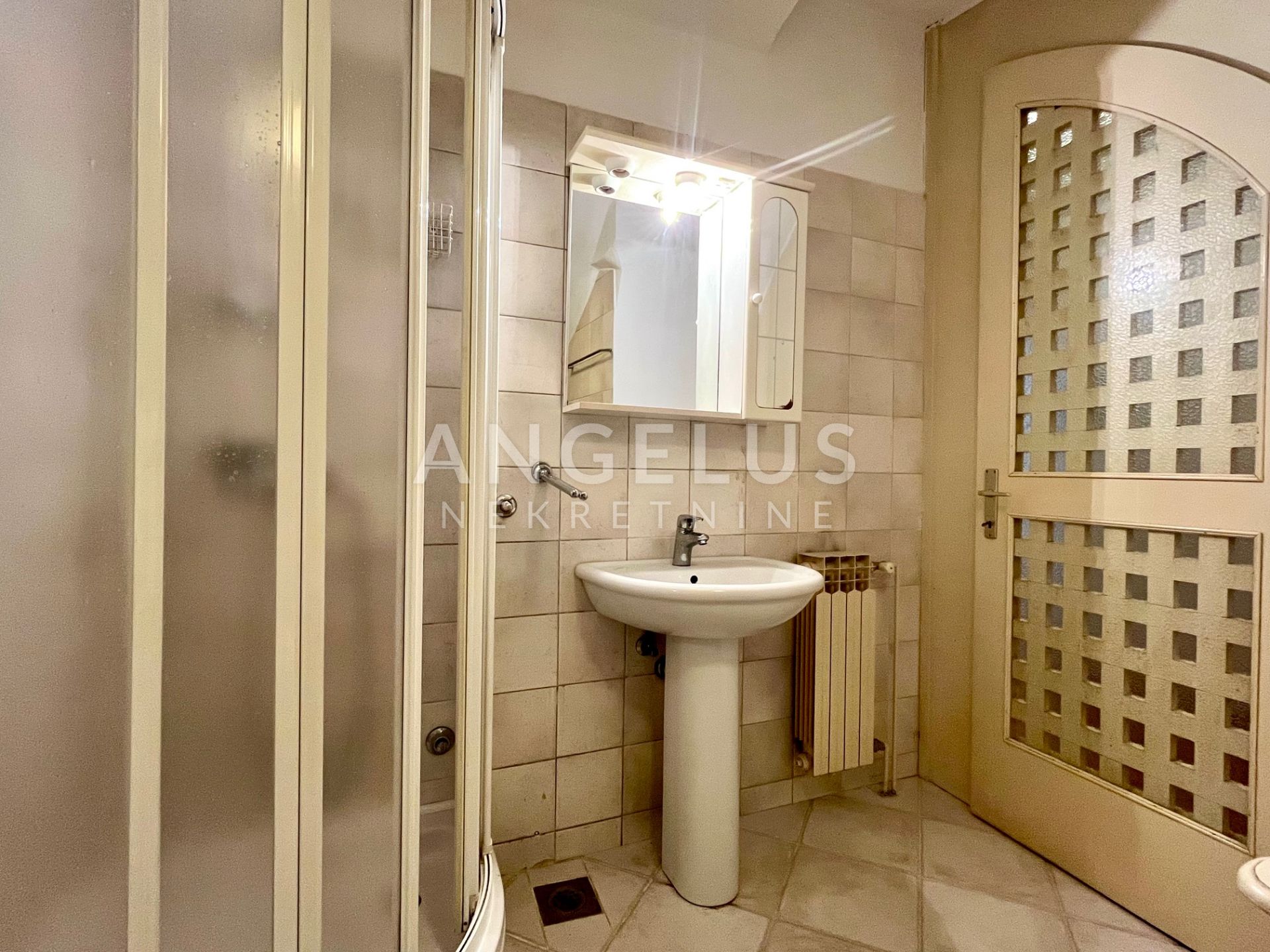 Zagreb, Gornji Grad - stan s parkingom 250m 2 z najam u gornjogradskoj palači