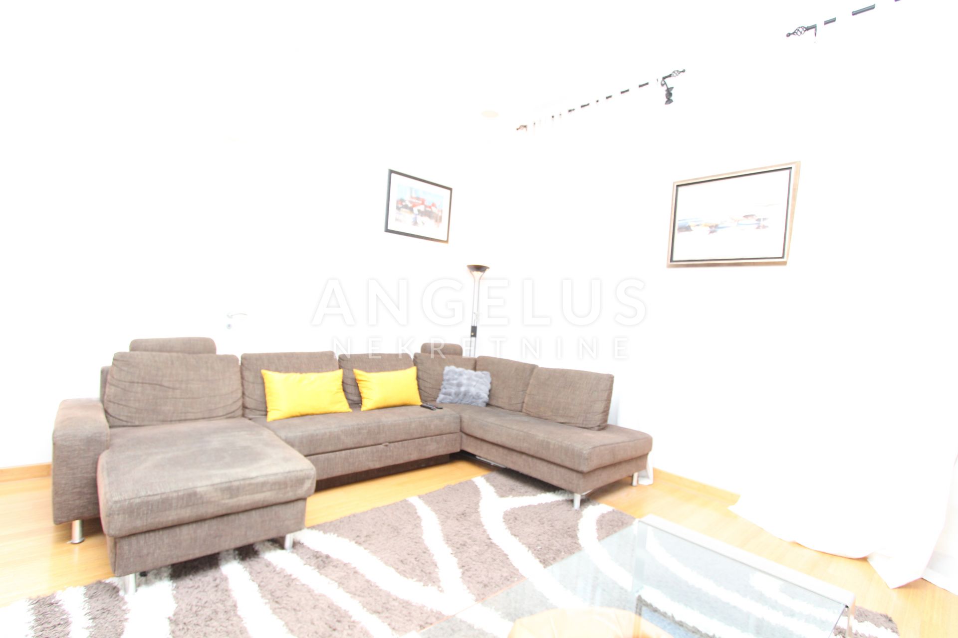 Zagreb, centar-stan za najam, 103 m2