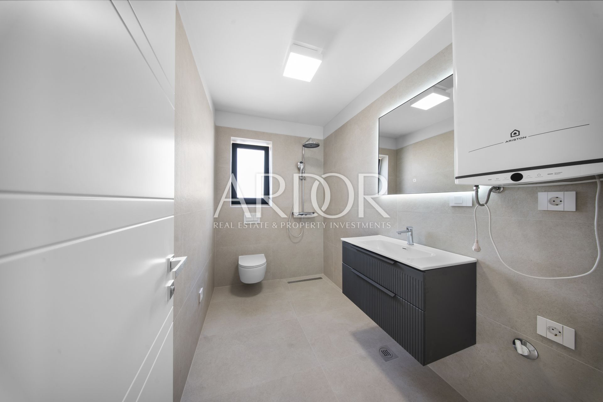 Okolica Zadra, apartman S7 prvi red do mora!