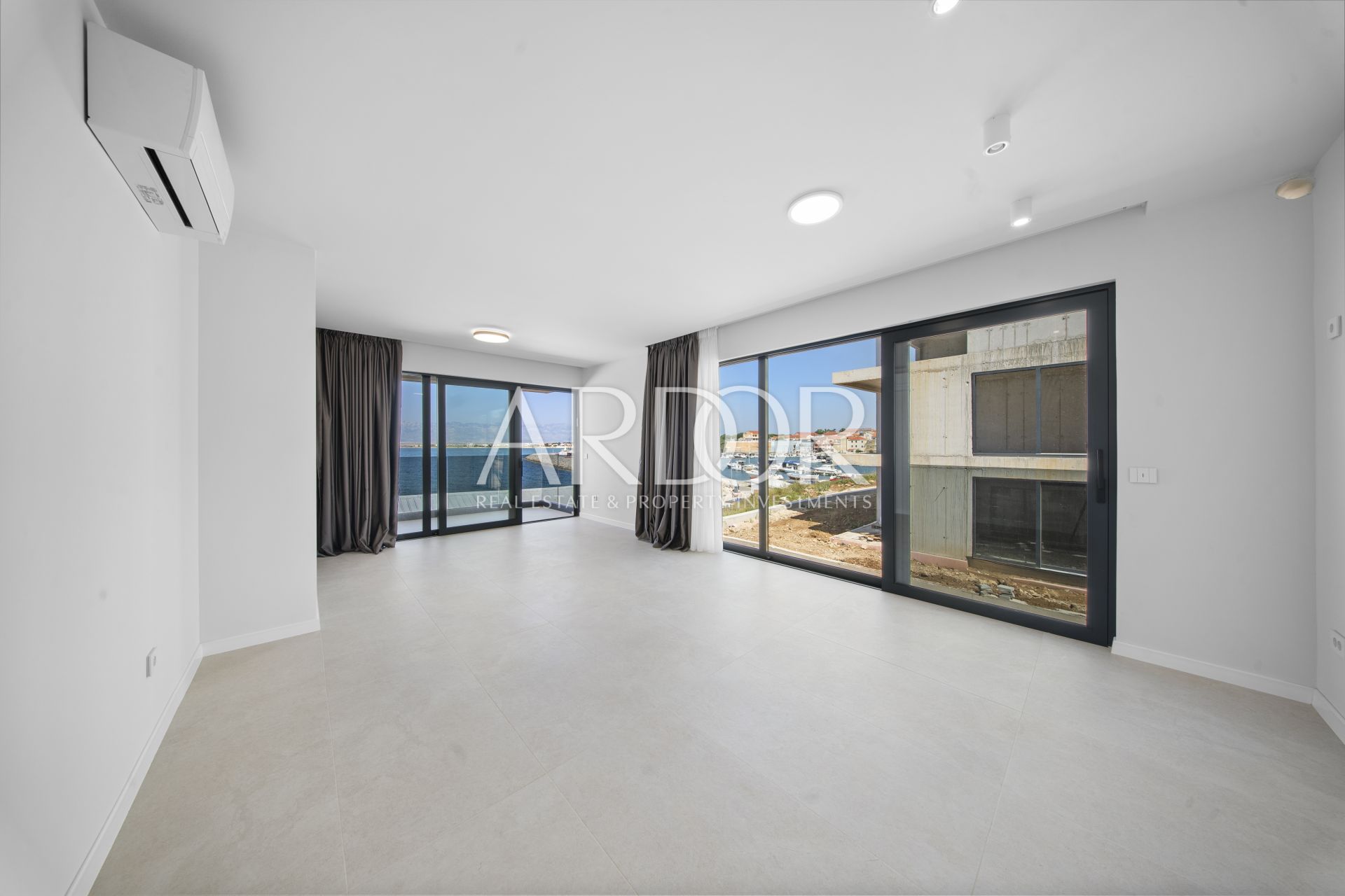 Okolica Zadra, apartman S7 prvi red do mora!