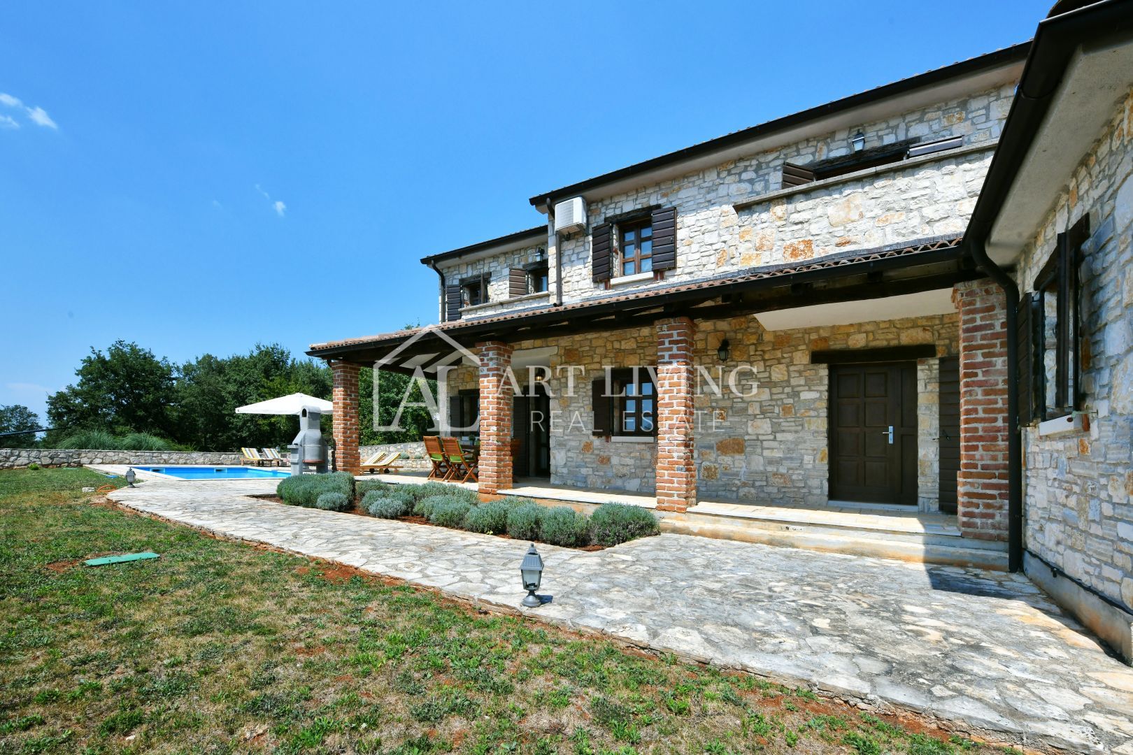 Poreč und Umgebung – rustikale Steinvilla in ruhiger und schöner Lage