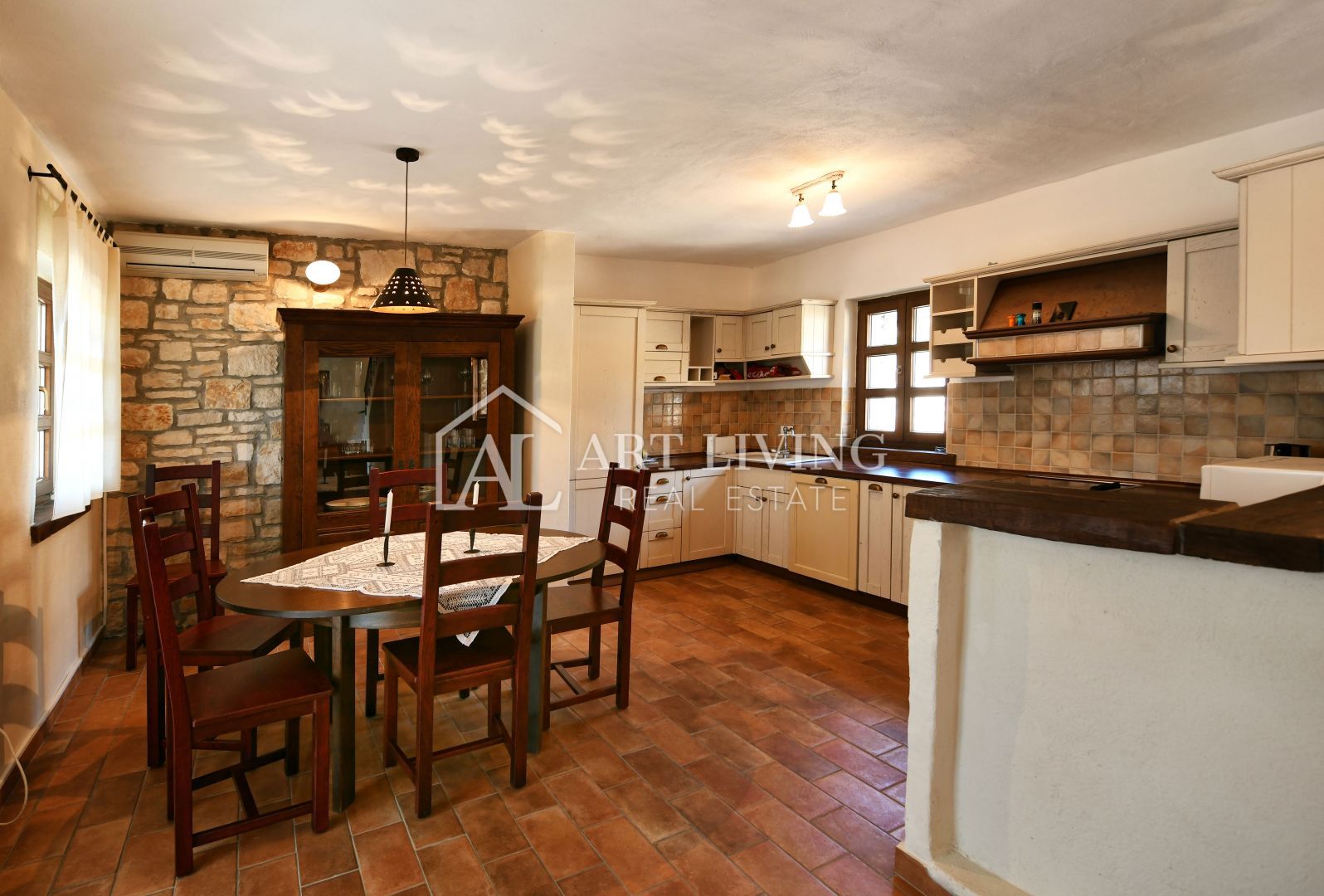 Poreč und Umgebung – rustikale Steinvilla in ruhiger und schöner Lage