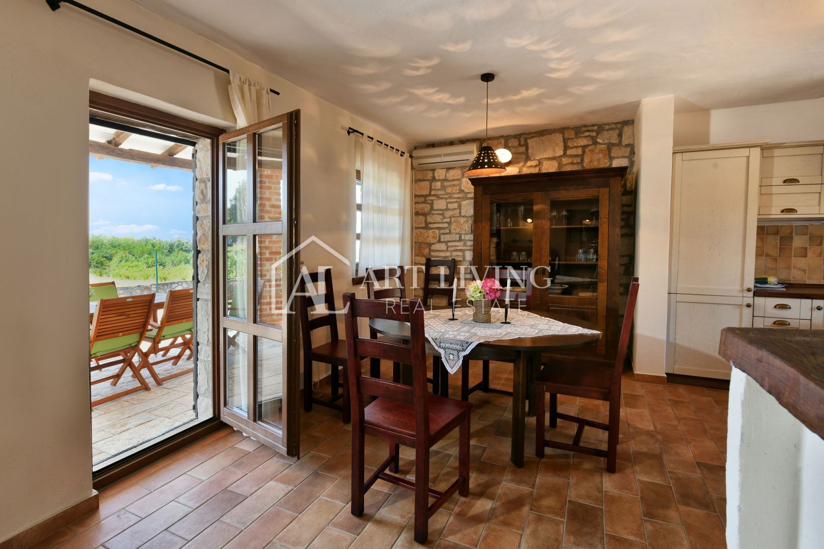 Poreč und Umgebung – rustikale Steinvilla in ruhiger und schöner Lage