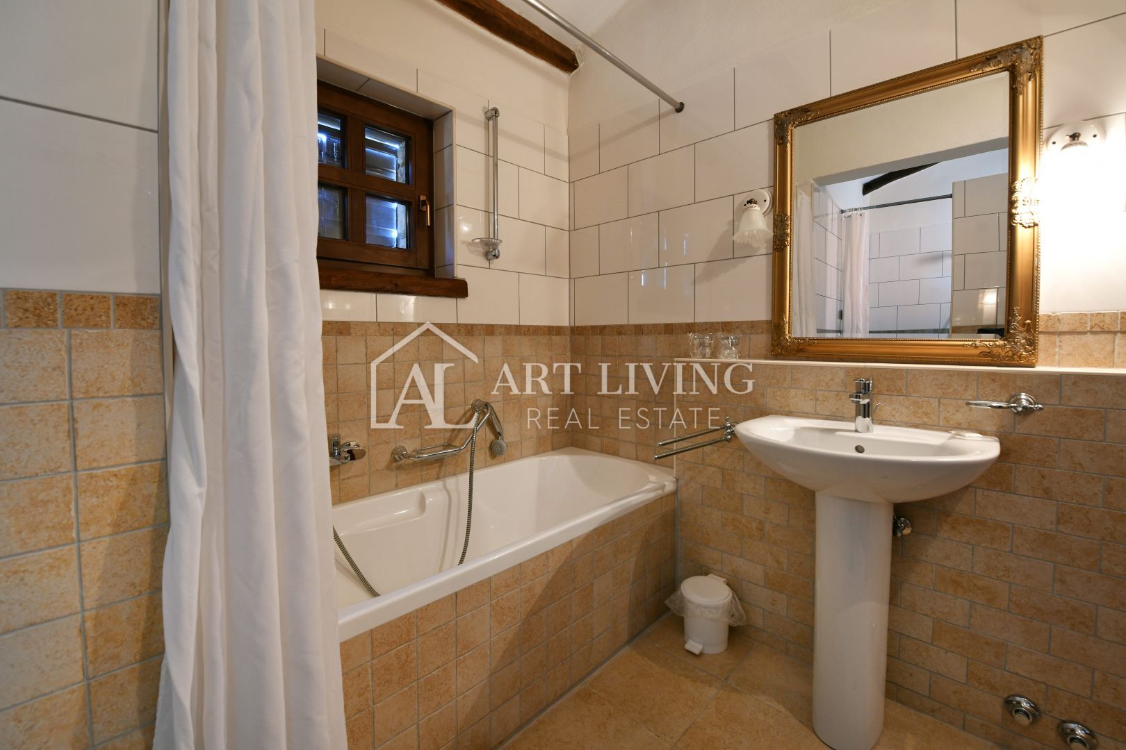 Poreč und Umgebung – rustikale Steinvilla in ruhiger und schöner Lage