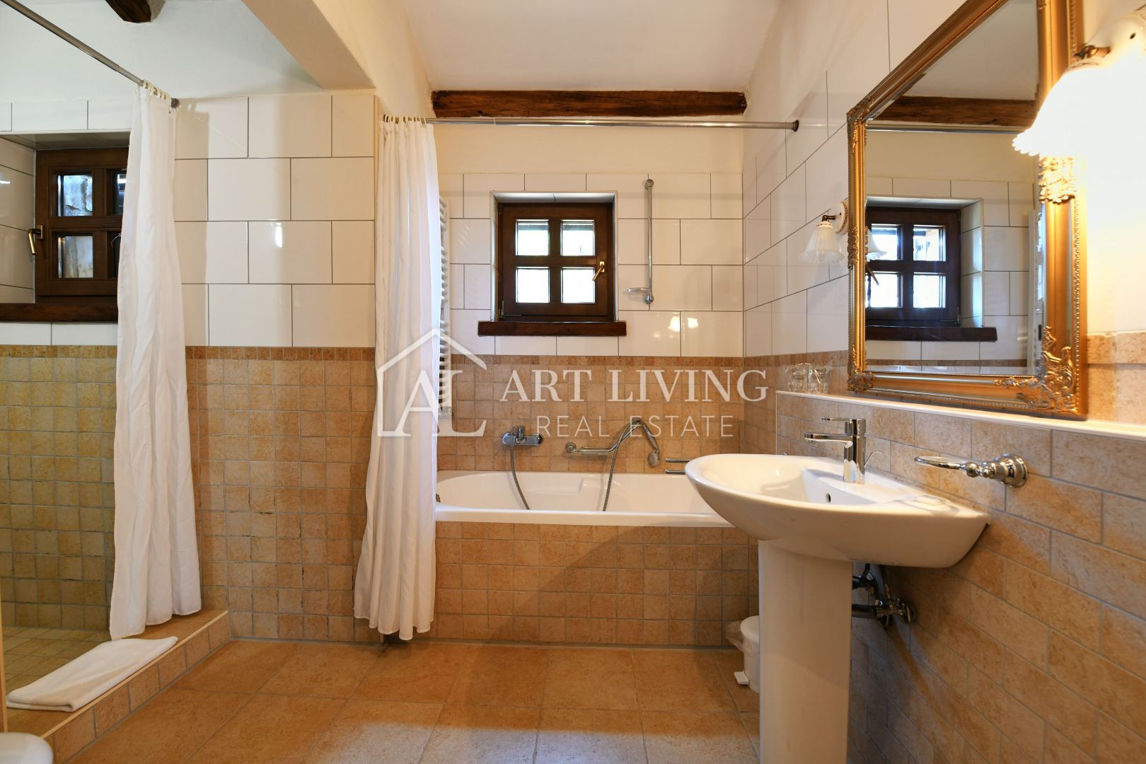 Poreč und Umgebung – rustikale Steinvilla in ruhiger und schöner Lage