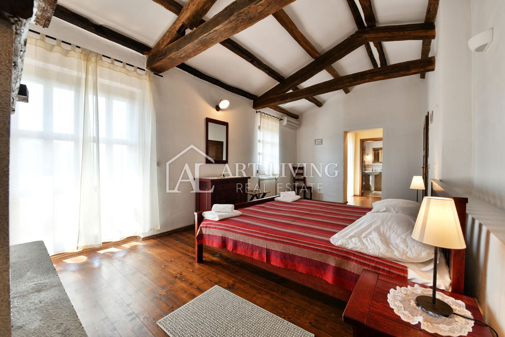 Poreč und Umgebung – rustikale Steinvilla in ruhiger und schöner Lage