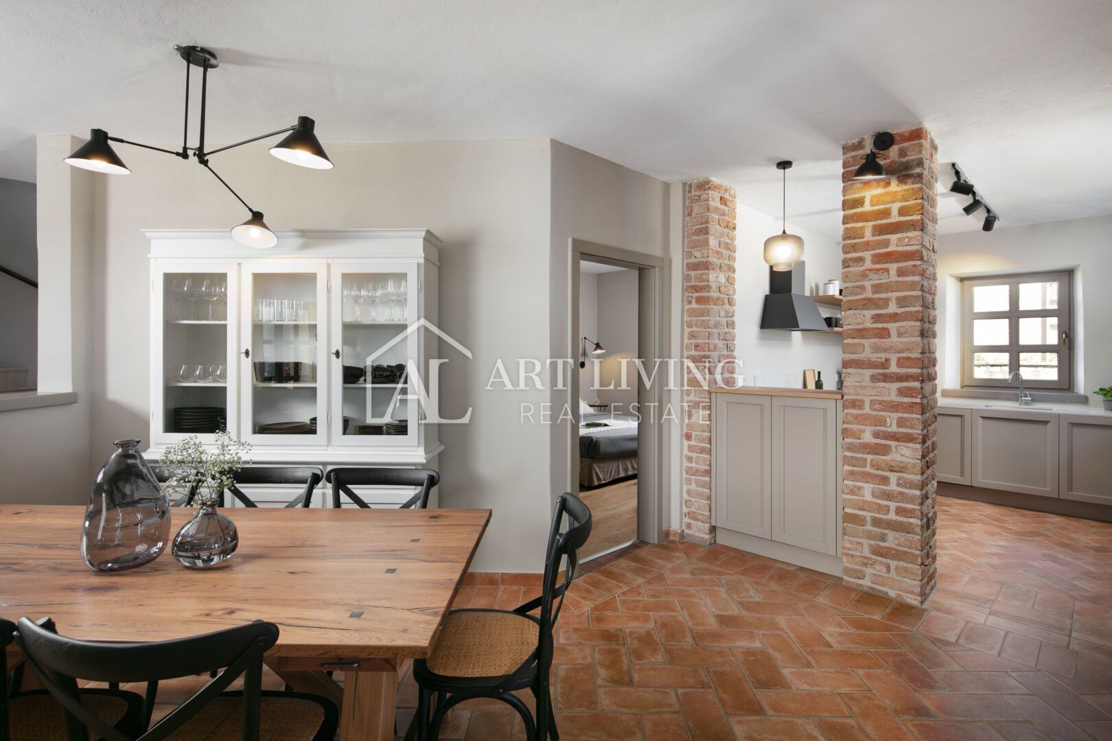 Poreč, surroundings – rustic stone villa with swimming pool in Istrian style