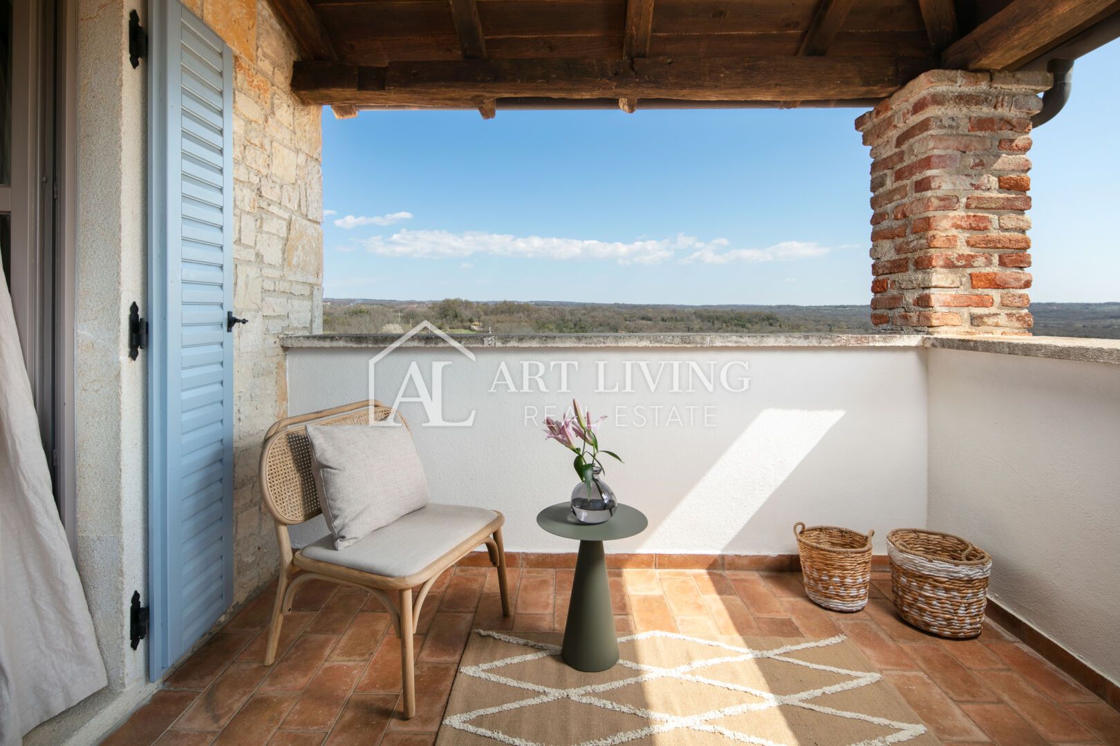 Poreč, surroundings – rustic stone villa with swimming pool in Istrian style