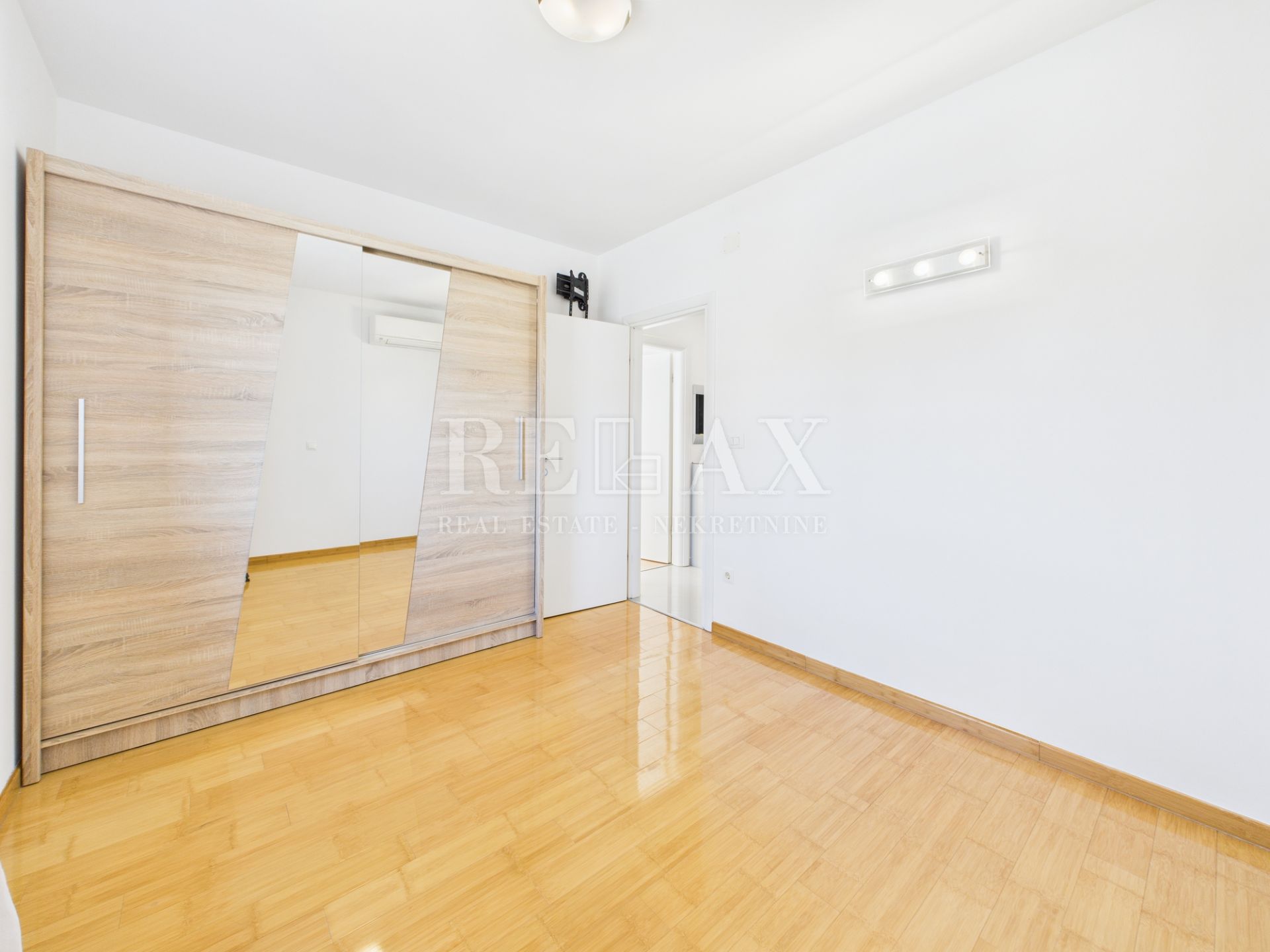 Rijeka, Srdoči - novouređen stan sa dvije spavaće sobe