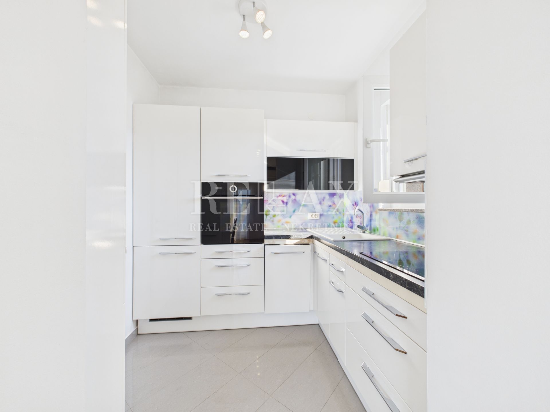 Rijeka, Srdoči - novouređen stan sa dvije spavaće sobe