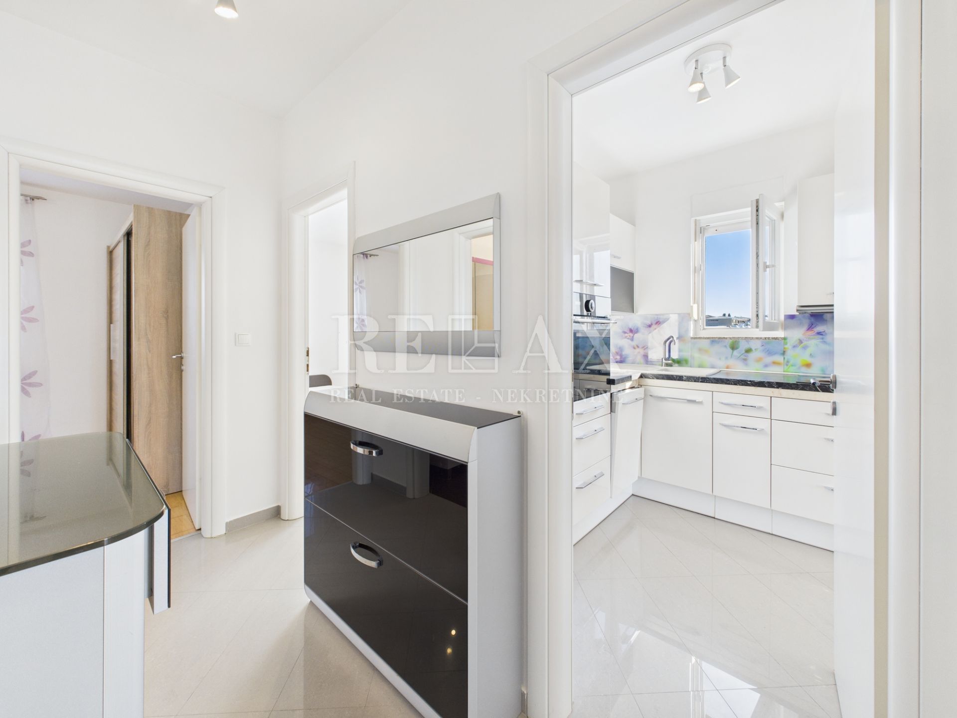 Rijeka, Srdoči - novouređen stan sa dvije spavaće sobe