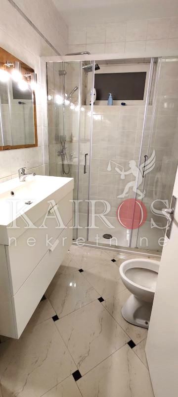 KOSTRENA, 120 m2, stan za 7 radnika