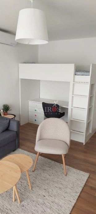 RASTOČINE, stan 65 m2, za studente