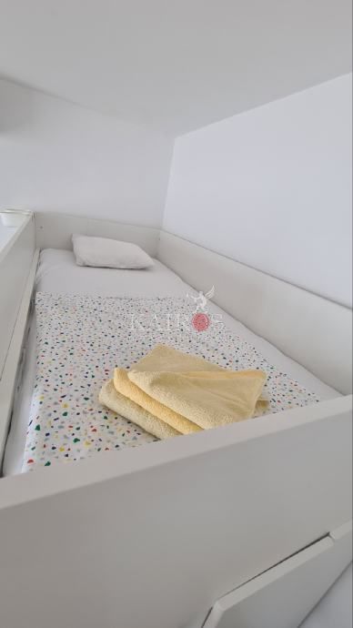 RASTOČINE, stan 65 m2, za studente