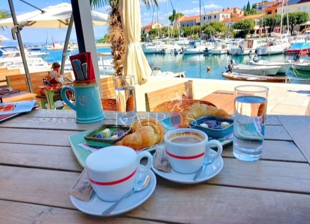 MALINSKA, apartman 42 m2, pakirno mjesto