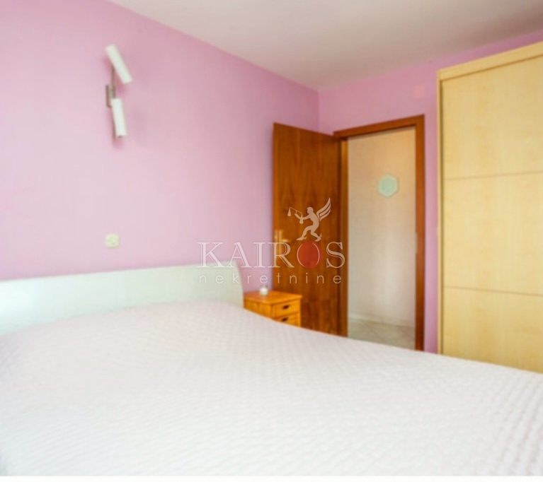 MALINSKA, apartman 42 m2, pakirno mjesto