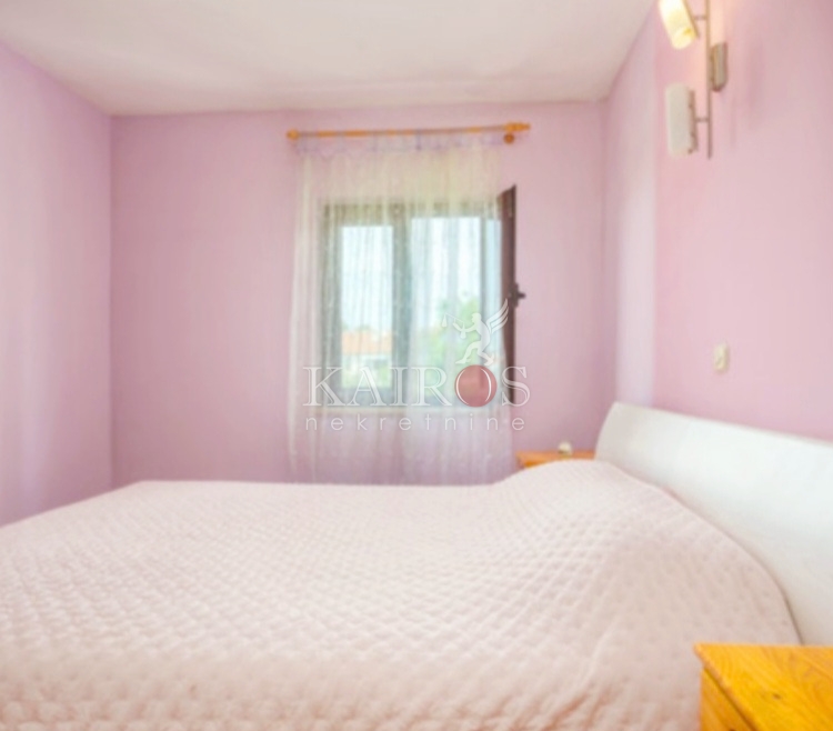 MALINSKA, apartman 42 m2, pakirno mjesto